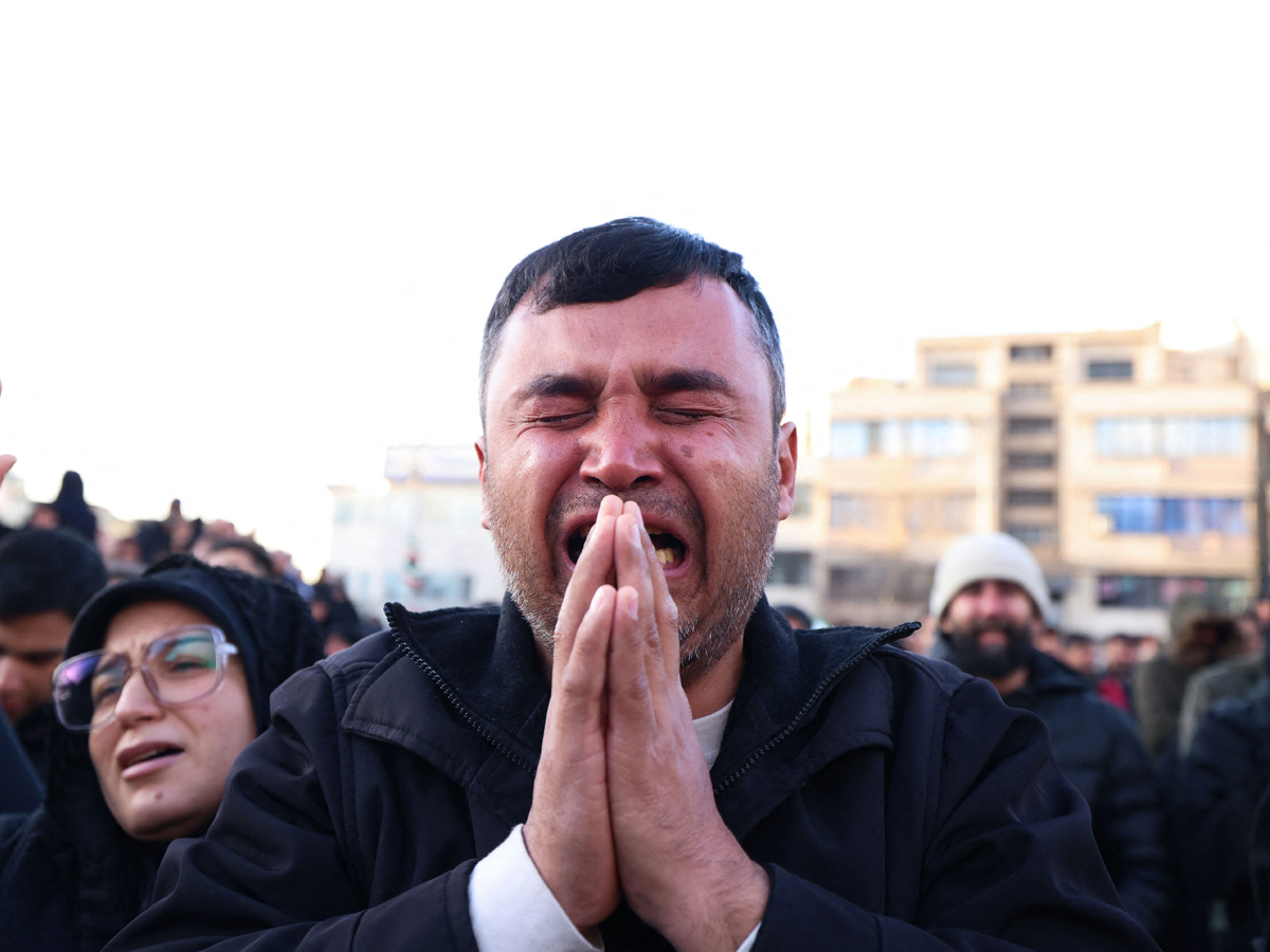 Iran_20mourns_20the_20demise_20of_20Supreme_20leader_20Ayatollah_20Ali_20Khamenei_20_288_29.jpg 9