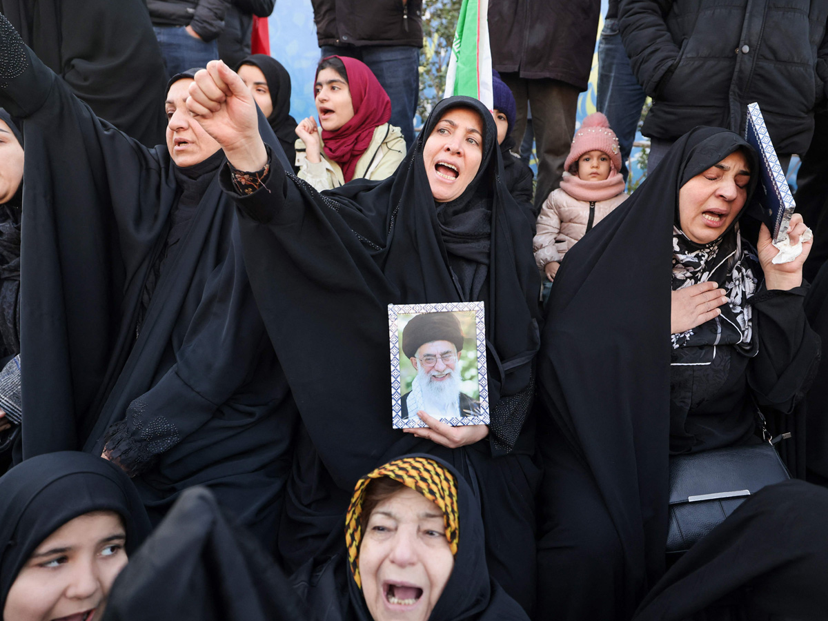 Iran_20mourns_20the_20demise_20of_20Supreme_20leader_20Ayatollah_20Ali_20Khamenei_20_289_29.jpg 10