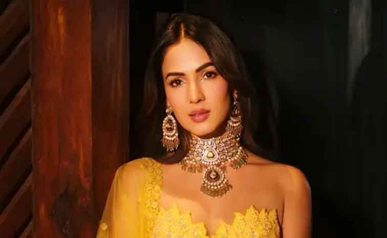 sonalchauhan.jpg