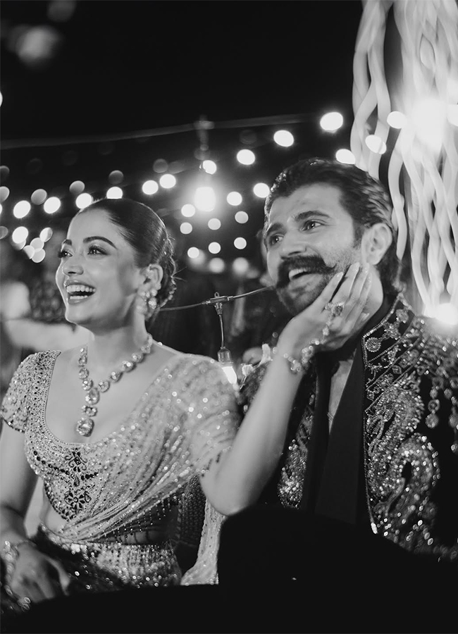Vijay_20Deverakonda_20And_20Rashmika_20Mandanna_20Wedding_20Sangeet_20At_20Udaipur_20Photos_20Trending__20_2820_29.jpg 20