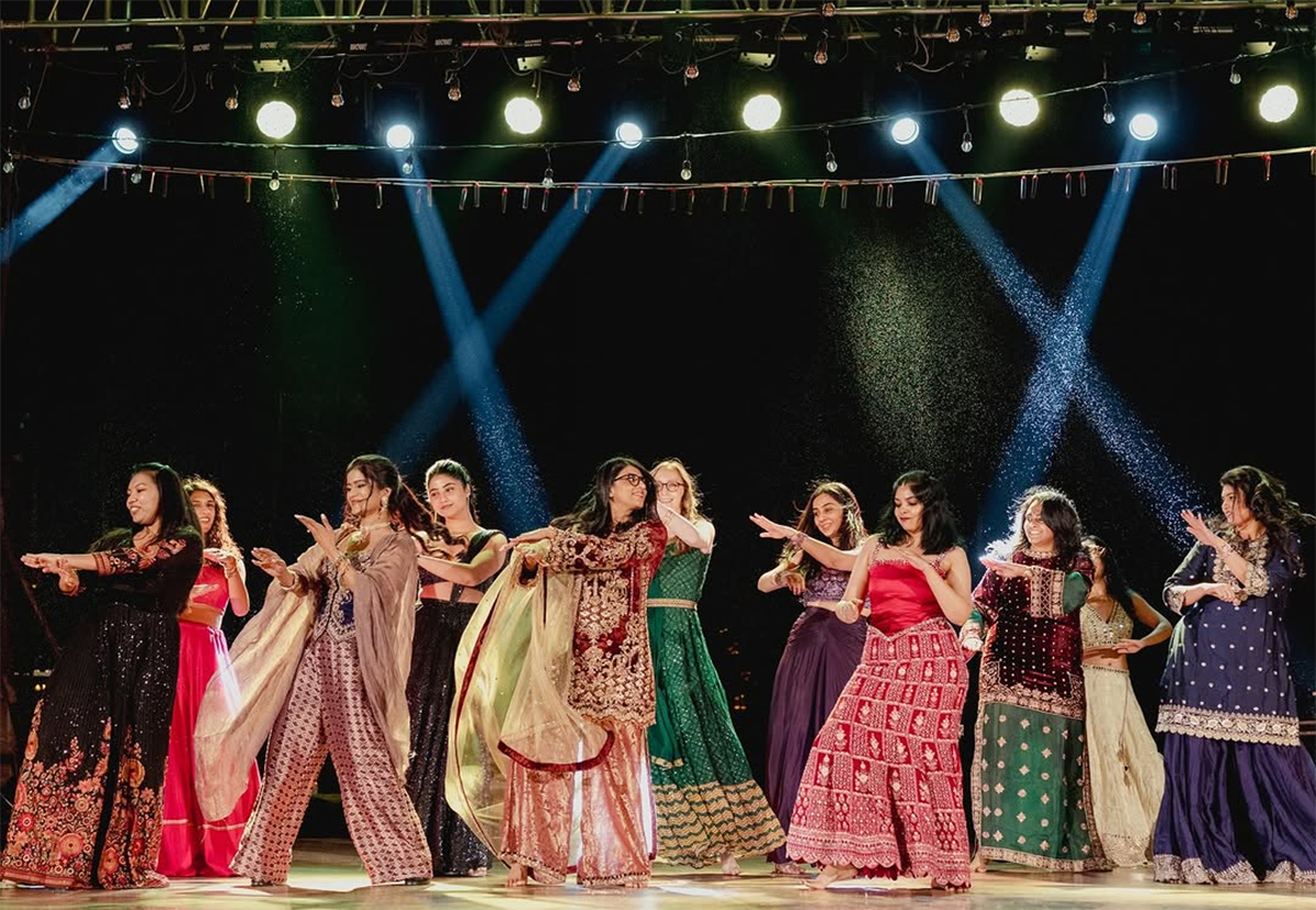 Vijay_20Deverakonda_20And_20Rashmika_20Mandanna_20Wedding_20Sangeet_20At_20Udaipur_20Photos_20Trending__20_2826_29.jpg 26