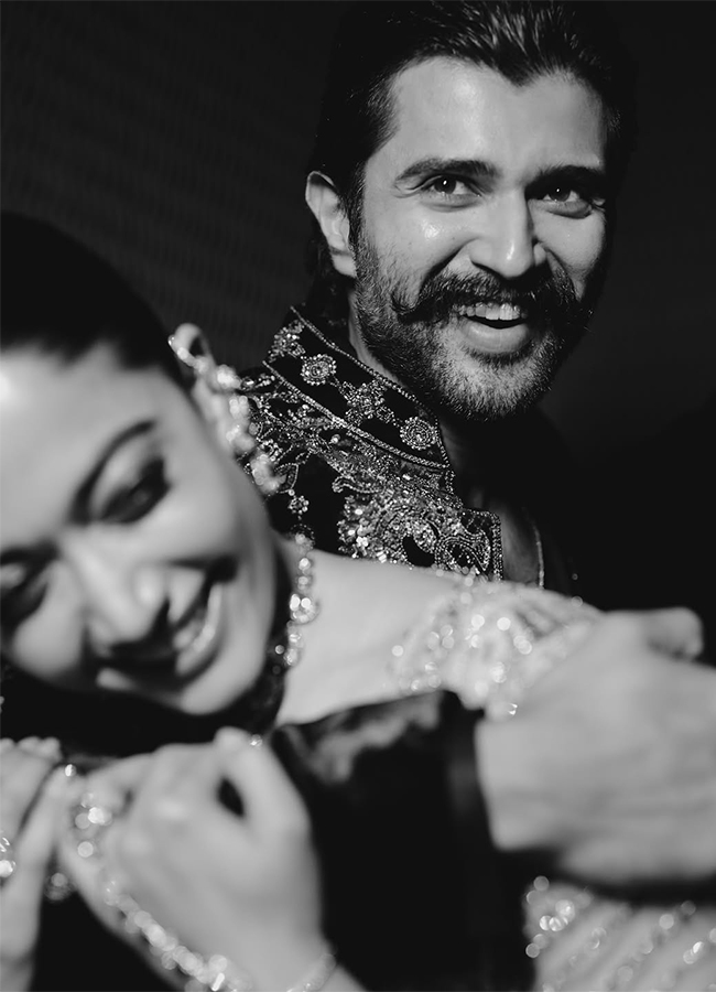 Vijay_20Deverakonda_20And_20Rashmika_20Mandanna_20Wedding_20Sangeet_20At_20Udaipur_20Photos_20Trending__20_282_29.jpg 2