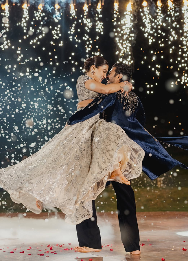 Vijay_20Deverakonda_20And_20Rashmika_20Mandanna_20Wedding_20Sangeet_20At_20Udaipur_20Photos_20Trending__20_283_29.jpg 3