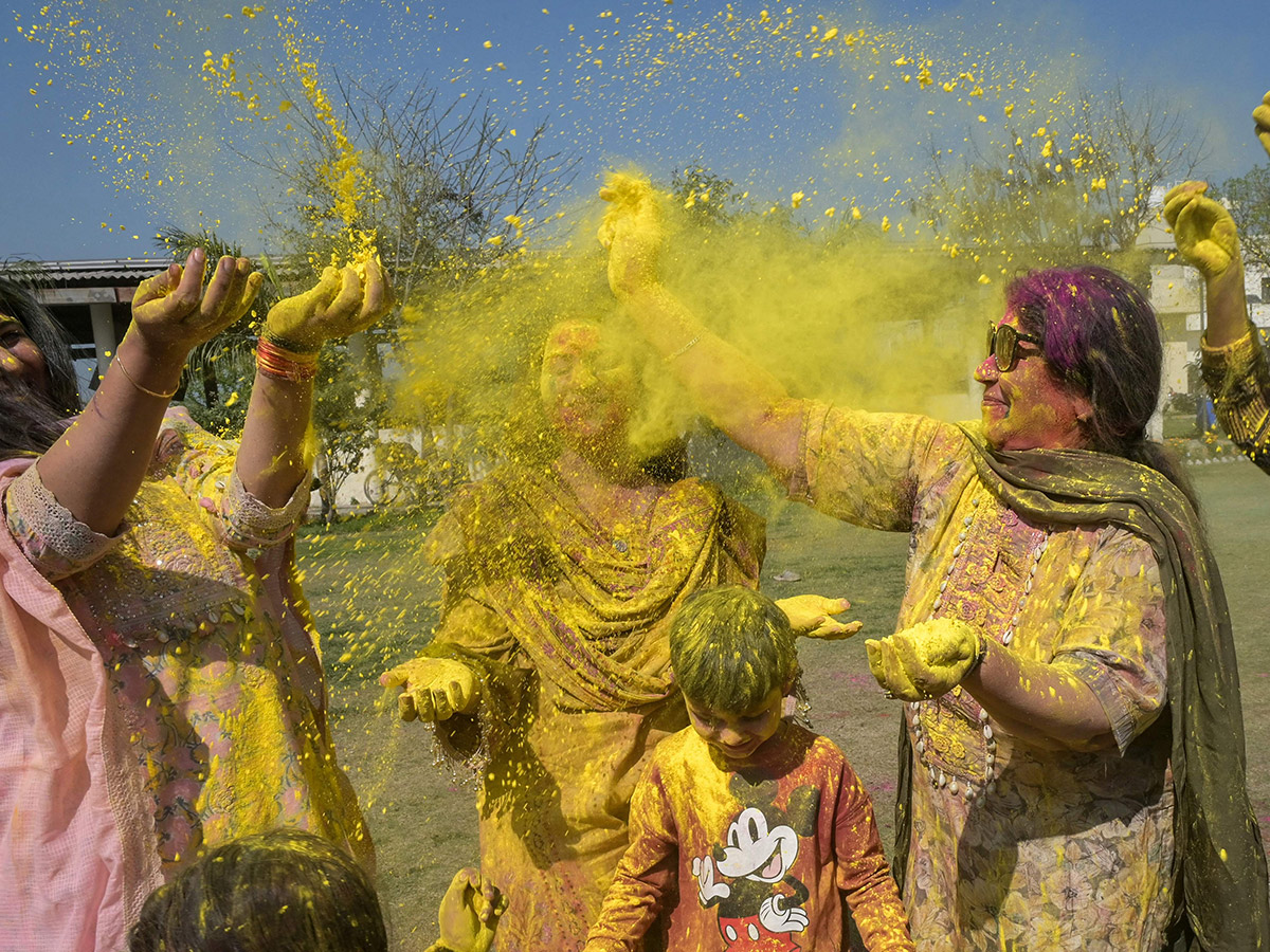 holi_202026_20celebration_20in_20india__20_281_29.jpg 2