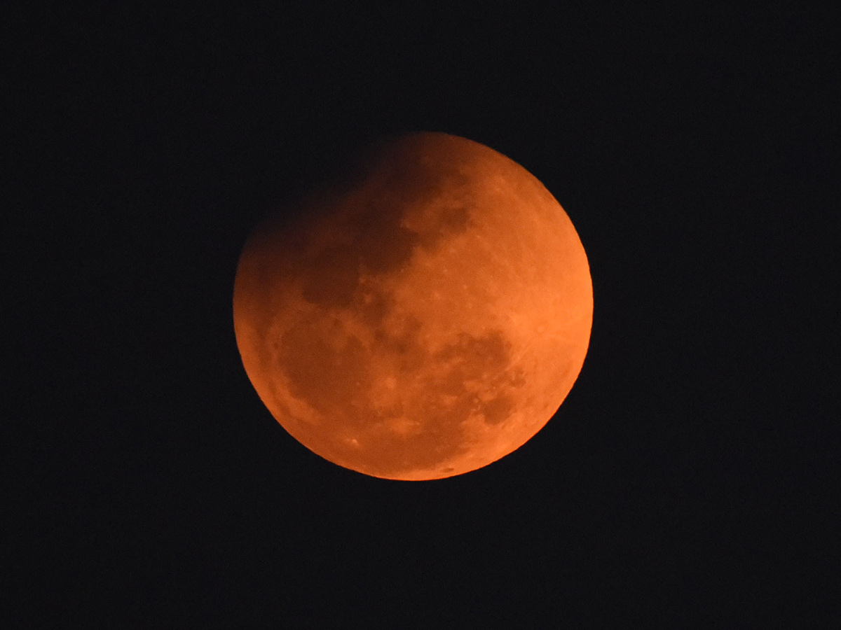 Lunar_20Eclipse_202026_20_20Blood_20Moon_20in_20Hyderabad__20_2812_29.jpg 12