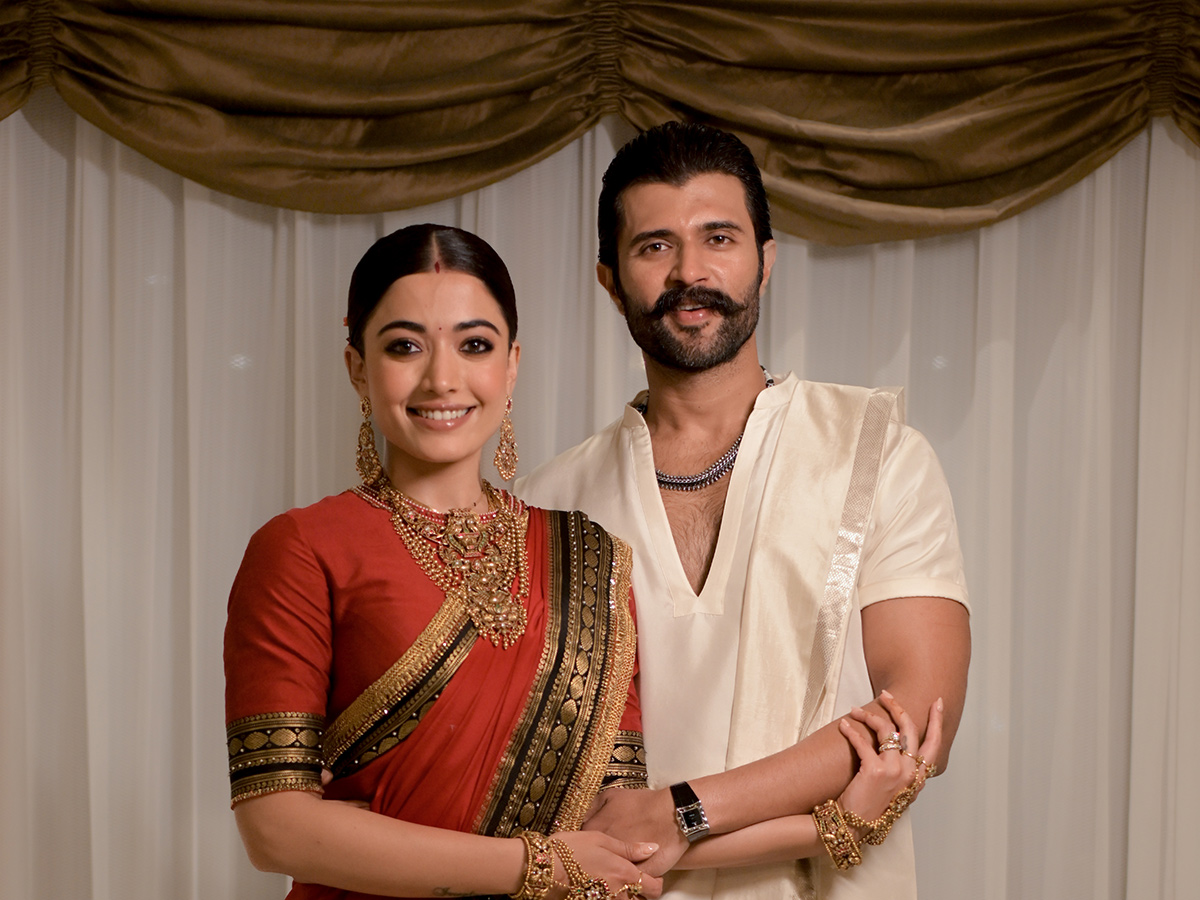 Rashmika_20Mandanna_20and_20Vijay_20Deverakonda_20Wedding_20Reception_20Photos_4_20_281_29.jpg 31
