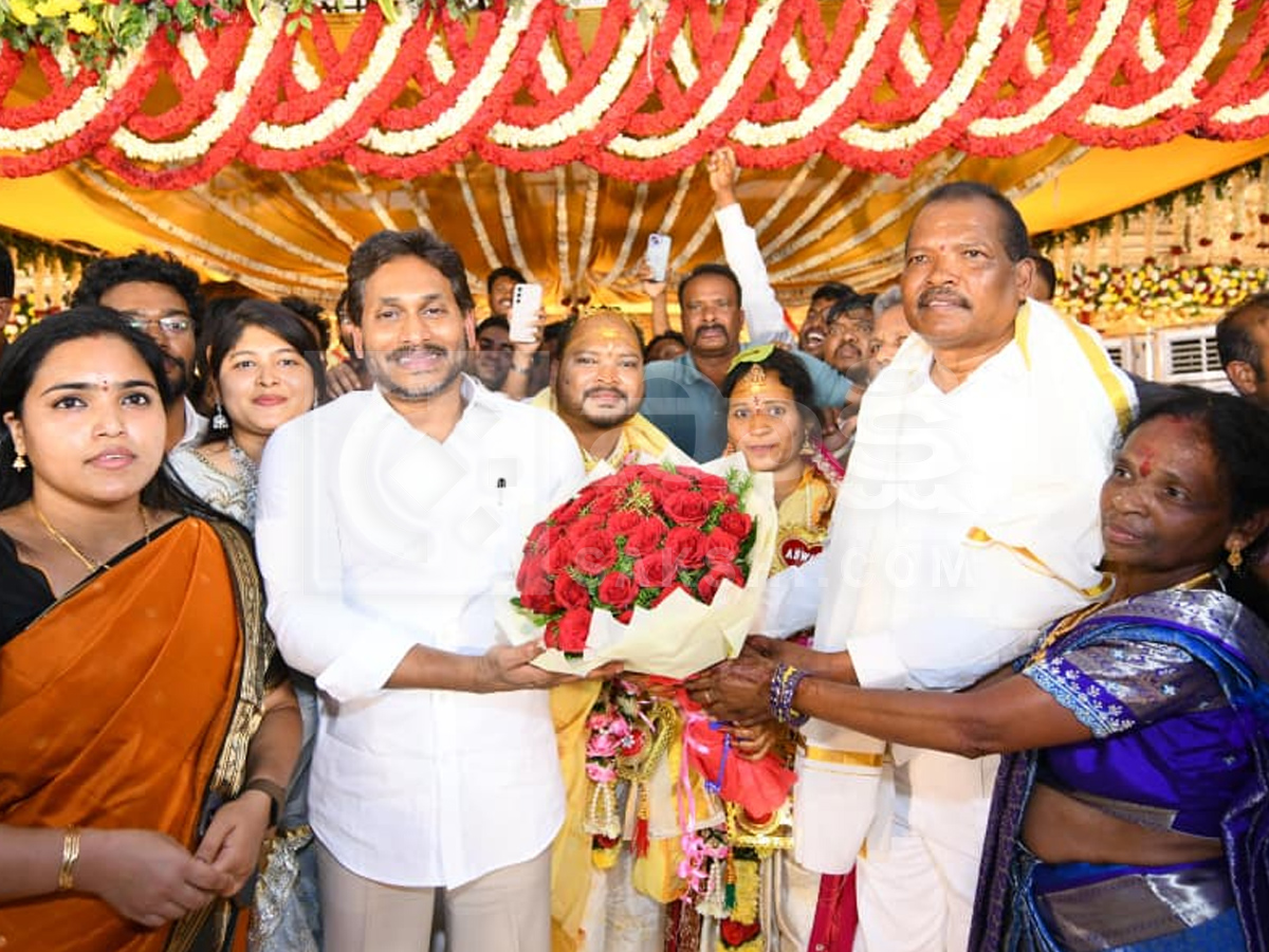 YS_20Jagan_20Attends_20Matsya_20Lingam_20Son_20Wedding_20Photos_20_282_29.jpg 2
