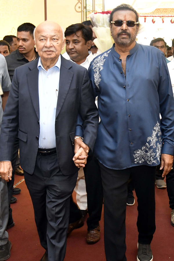 Telangana_20Deputy_20CM_20Bhatti_20Vikramarka_20son_20wedding_20Photos_20_281_29.jpg 11