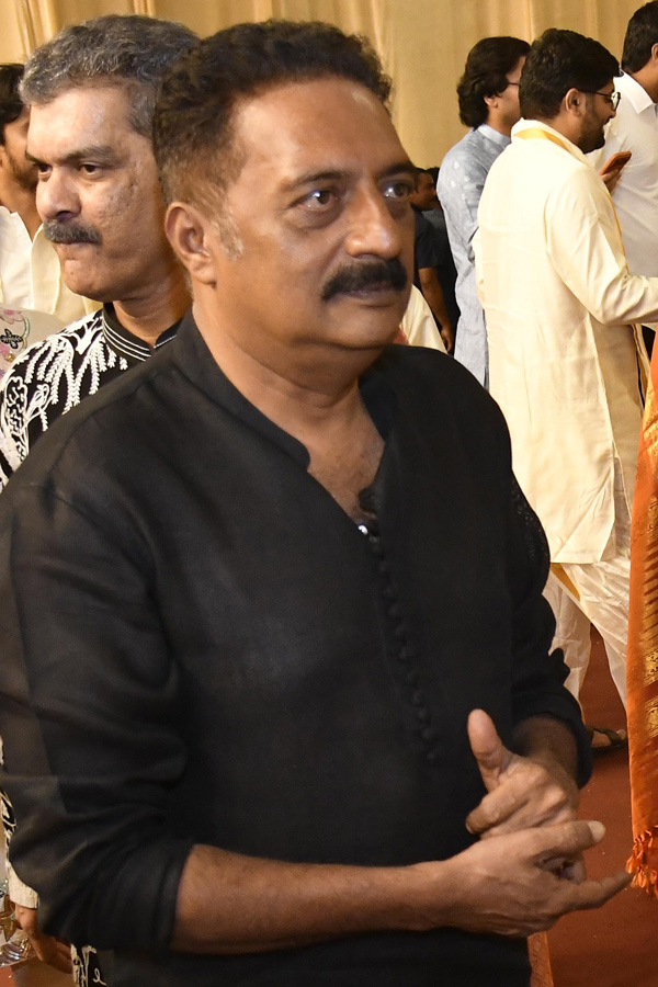 Telangana_20Deputy_20CM_20Bhatti_20Vikramarka_20son_20wedding_20Photos_20_284_29.jpg 14