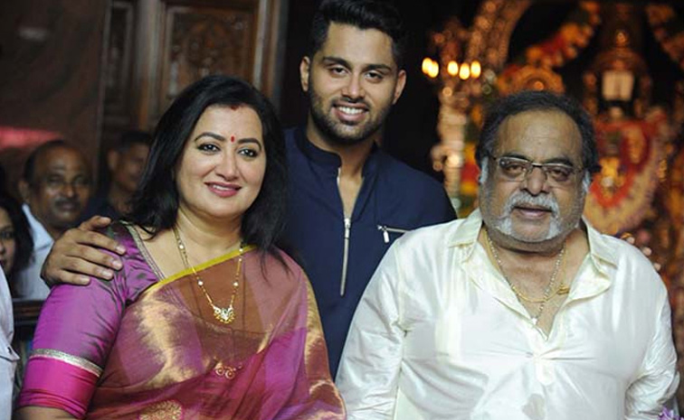 Actress_20Sumalatha_20Ambareesh_20Latest_20Family_20Photos_20_285_29.jpg 6