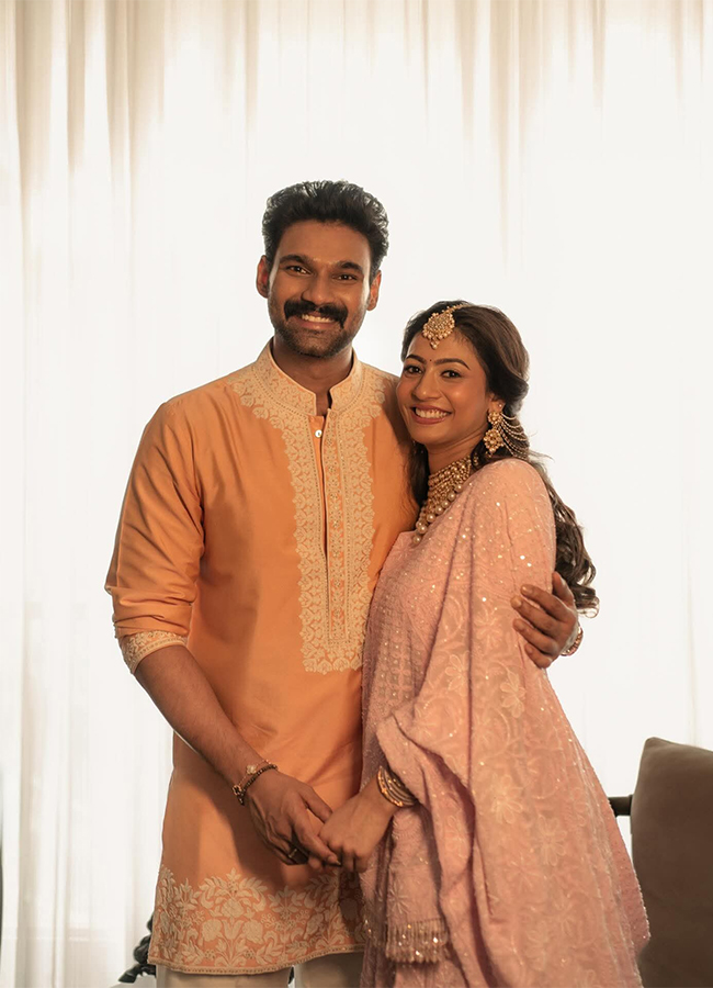 Bellamkonda_20Sai_20Sreenivas_20introduces_20his_20life_20partner_20Kavya_20Reddy__20_288_29.jpg 8