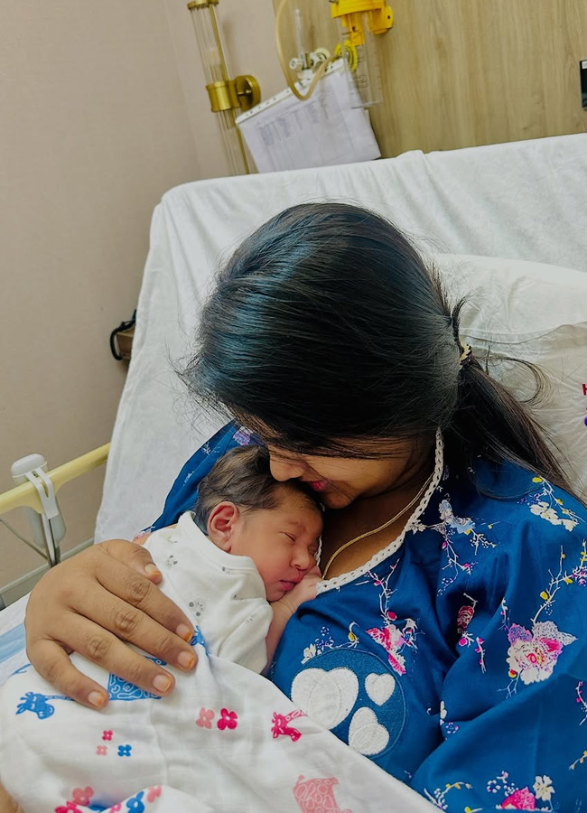 Bigg_20Boss_20fame_20Soniya_20Akula_20Yash_20Daughter_203rd_20Month_20Completed_20Photos_20_286_29.jpg 5