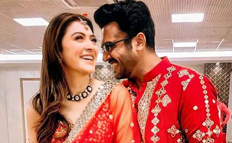 hansika_0.jpg