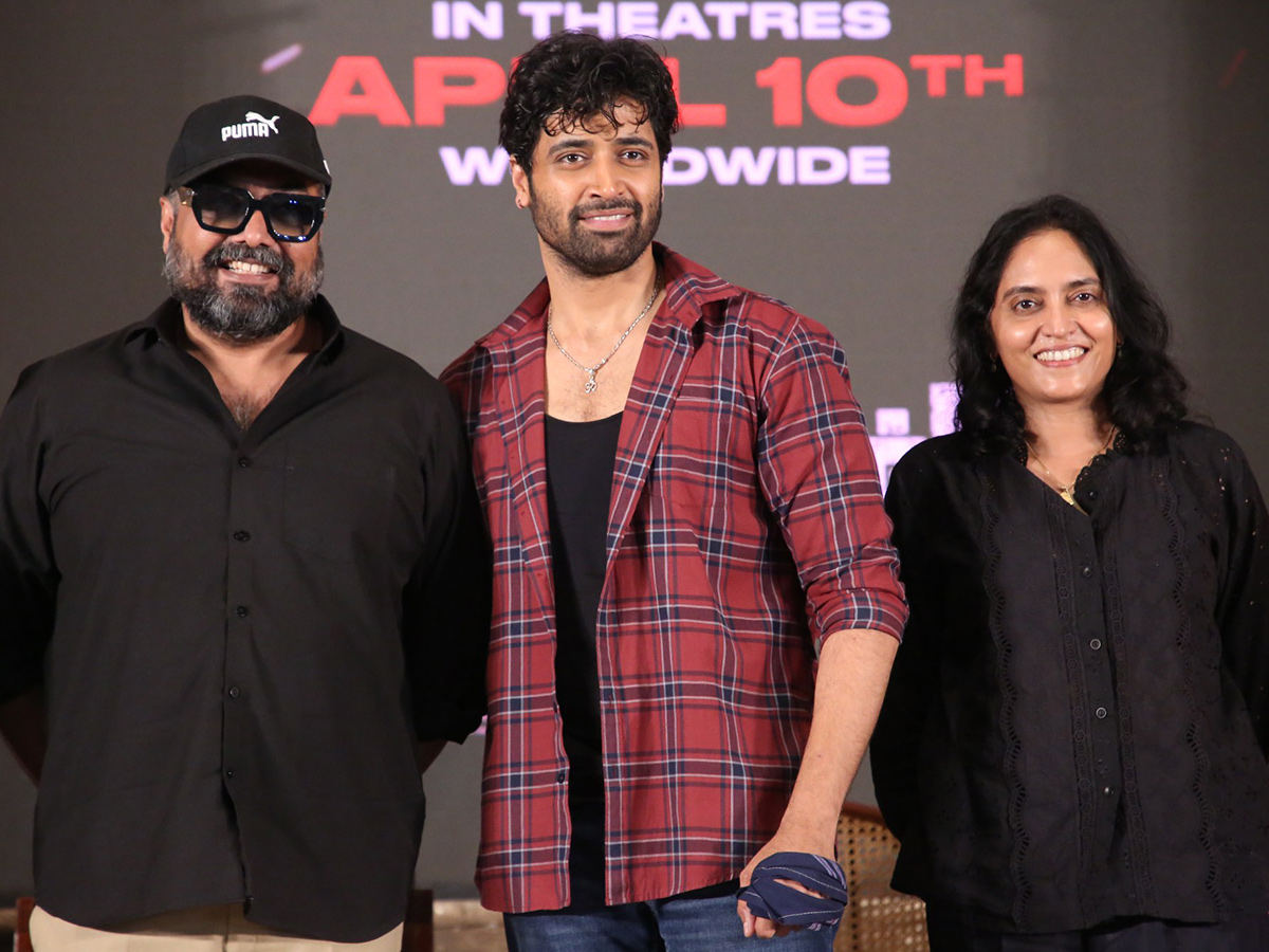 Adivi_20Sesh_20Dacoit_20Movie_20Teaser_20Launch_20Photos__20_2811_29.jpg 11