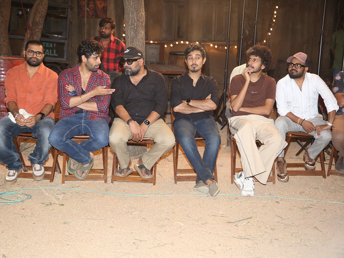 Adivi_20Sesh_20Dacoit_20Movie_20Teaser_20Launch_20Photos__20_285_29.jpg 5