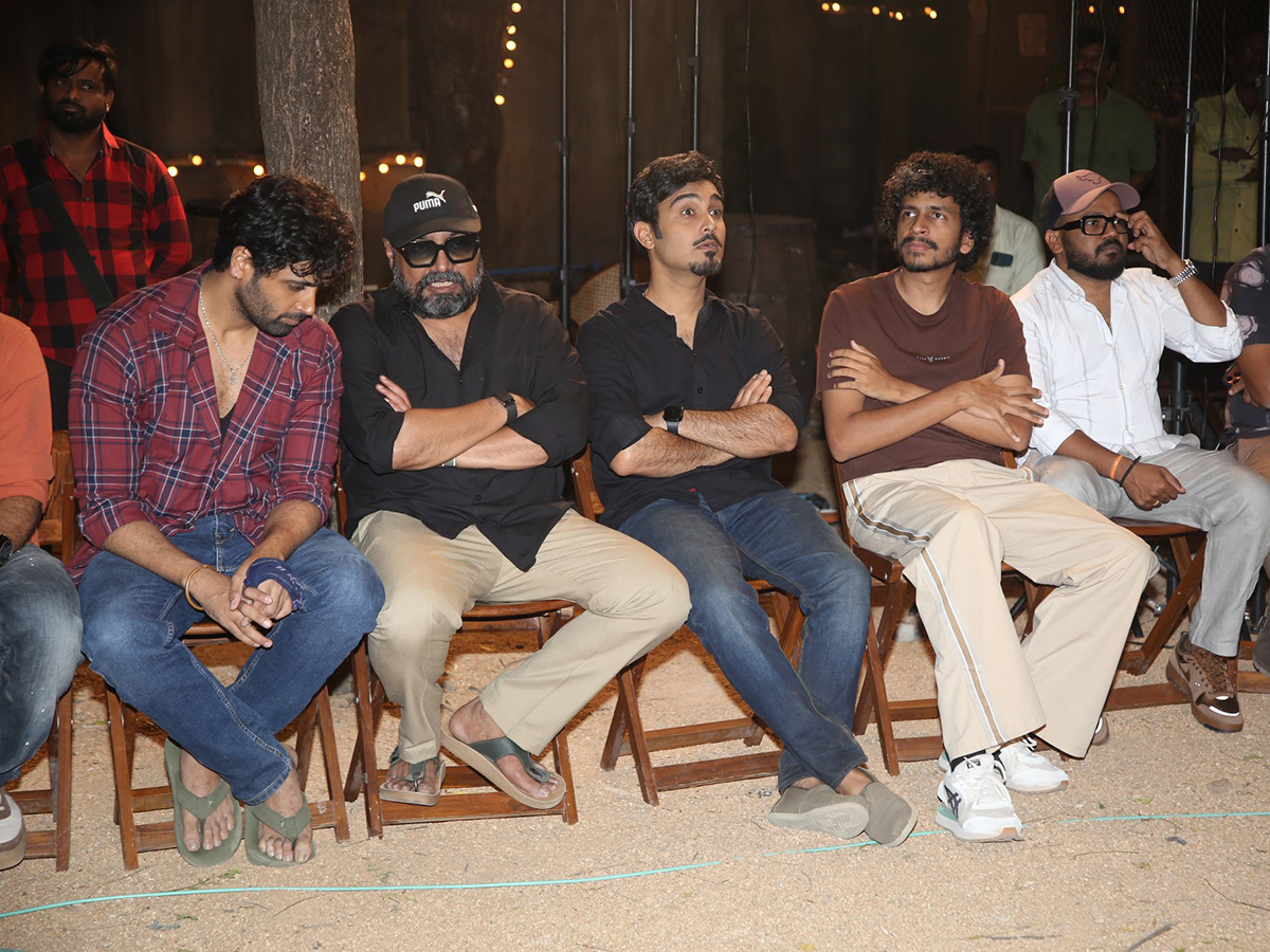 Adivi_20Sesh_20Dacoit_20Movie_20Teaser_20Launch_20Photos__20_286_29.jpg 6