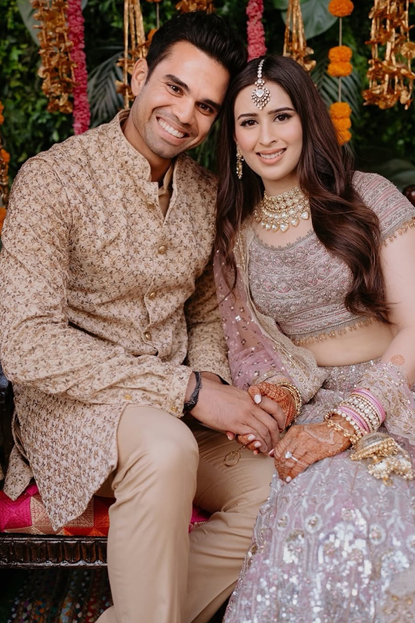 Sara_20Tendulkar_20Shares_20Unseen_20Pics_20From_20Brother_20Arjun_20Tendulkar_20Wedding_20With_20Saaniya_20Chandhok_20Photos_20_282_29.jpg 3