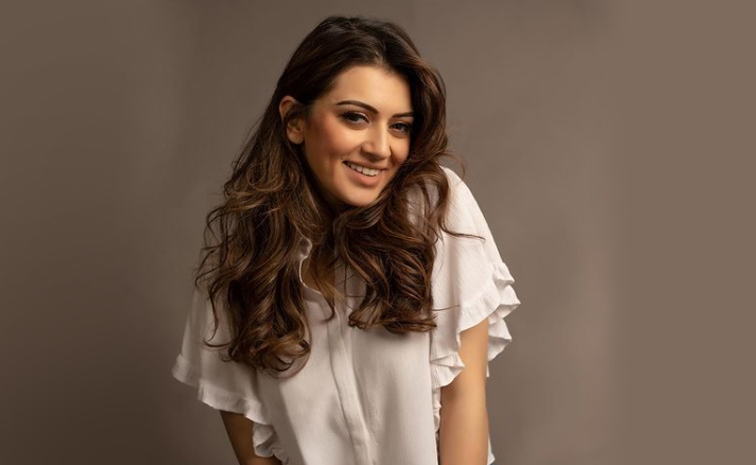 hansika.jpg