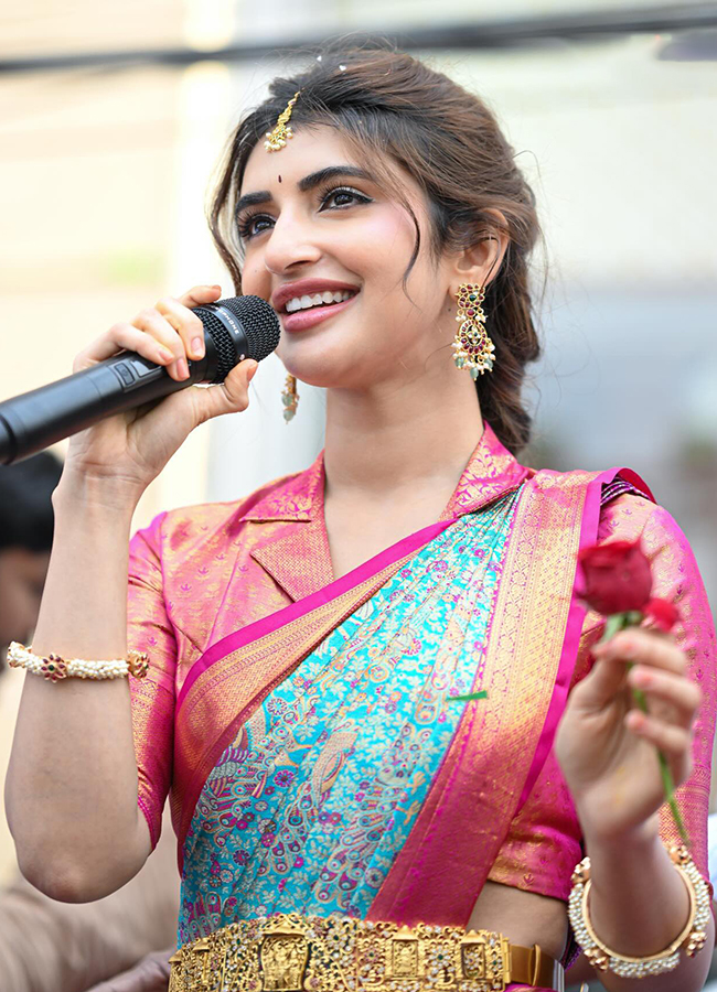 Actress_20Sreeleela_20At_20Khammam__20_2810_29.jpg 10