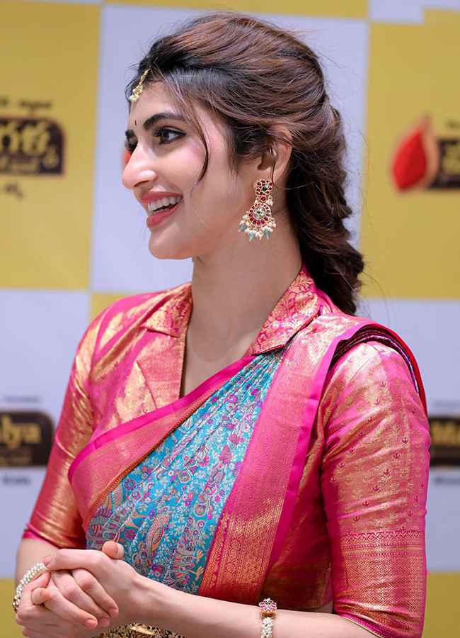 Actress_20Sreeleela_20At_20Khammam__20_2816_29.jpg 16