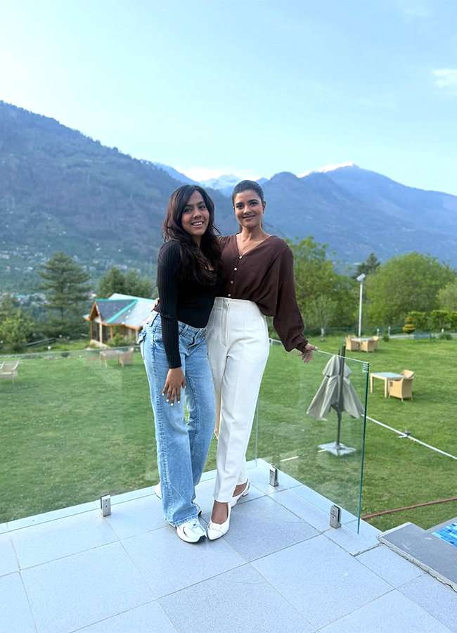 Actress_20Aishwarya_20Rajesh_20Kashmir_20Trip_20Viral_20Photos__20_284_29.jpg 4