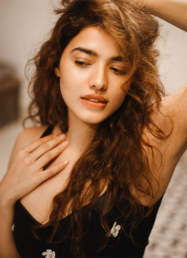 Tollywood-Actress-Ketika-Sharma-Viral-Photos_-(11).jpg 11