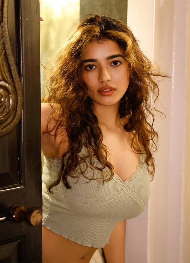 Tollywood-Actress-Ketika-Sharma-Viral-Photos_-(5).jpg 5