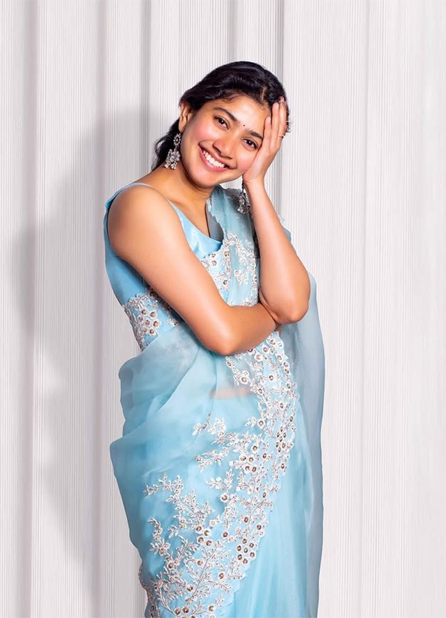 Tollywood-Actress-Sai-Pallavi-Rare-And-Unseen-Photos_-(14).jpg 14