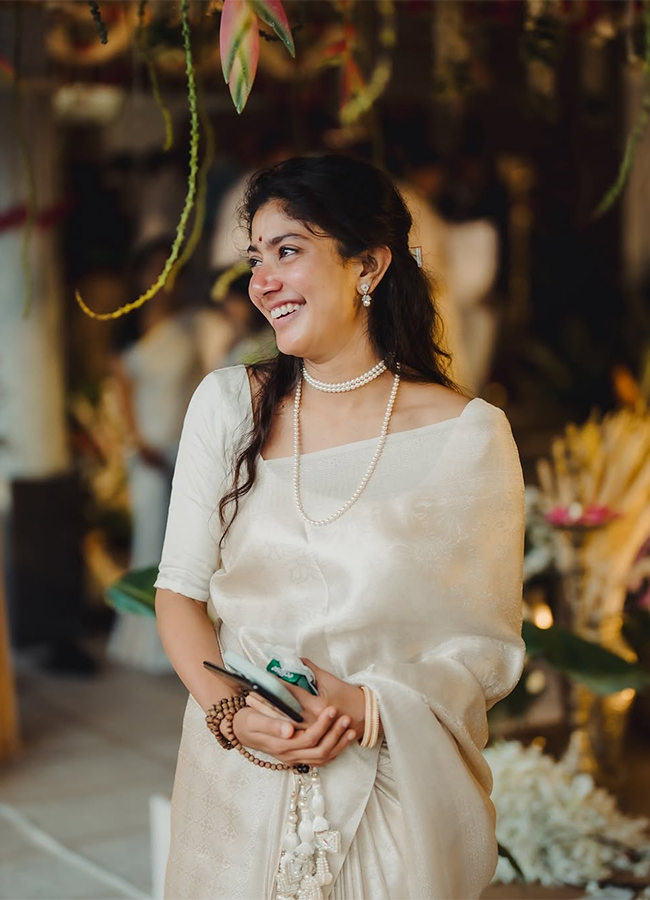 Tollywood-Actress-Sai-Pallavi-Rare-And-Unseen-Photos_-(8).jpg 8