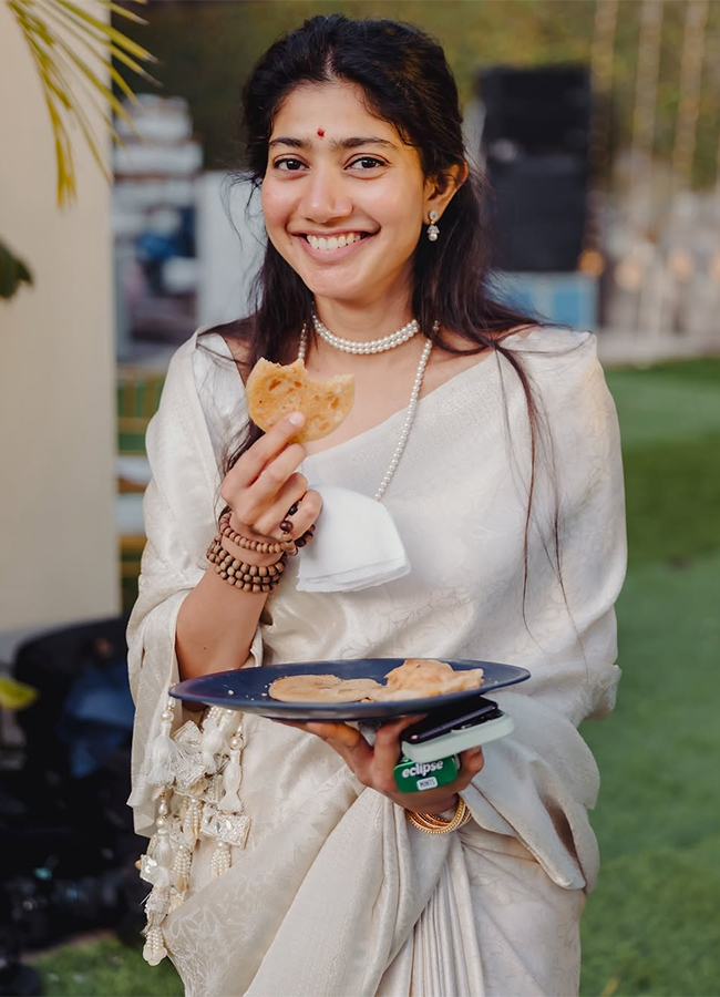 Tollywood-Actress-Sai-Pallavi-Rare-And-Unseen-Photos_-(9).jpg 9