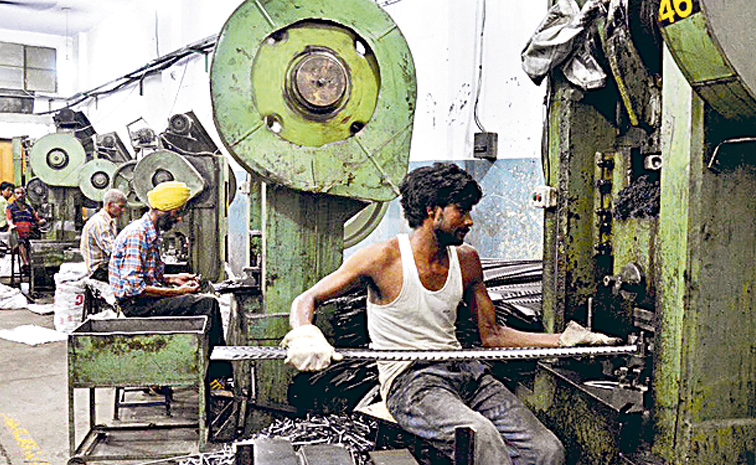 WORKER-8.jpg