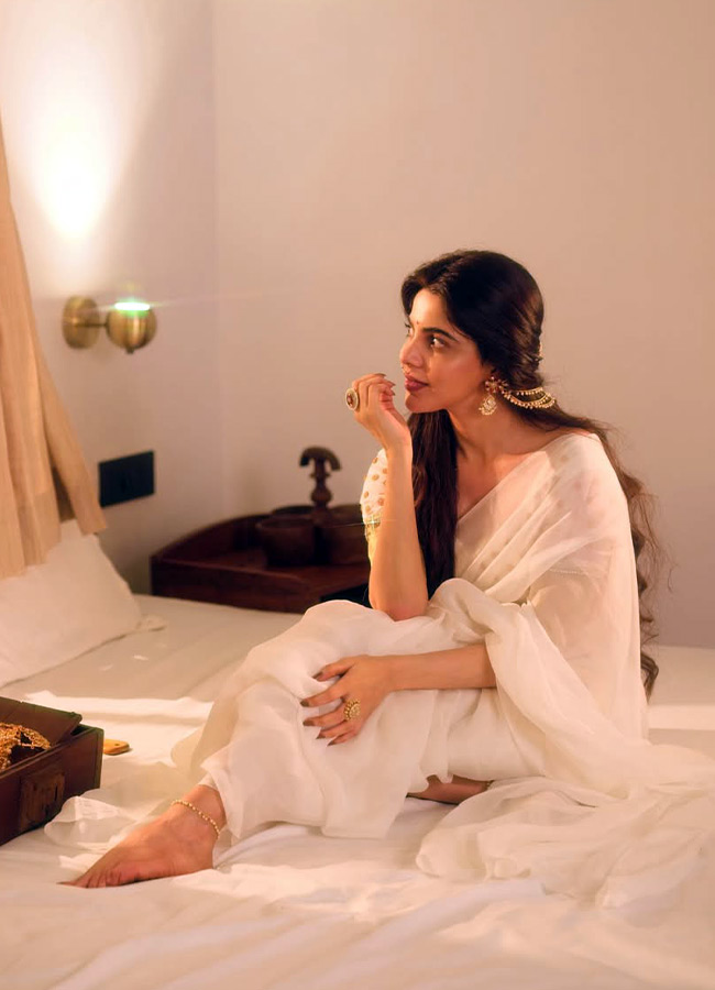 Divyabharathi_20_2811_29.jpg 11