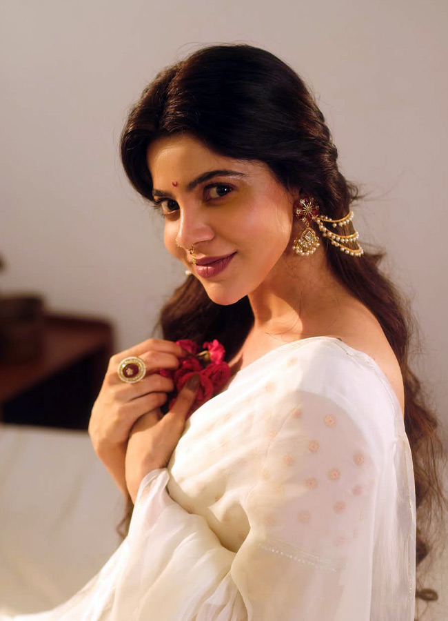 Divyabharathi_20_282_29.jpg 2