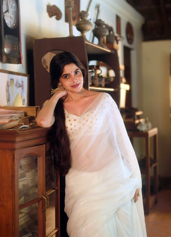 Divyabharathi_20_286_29.jpg 6