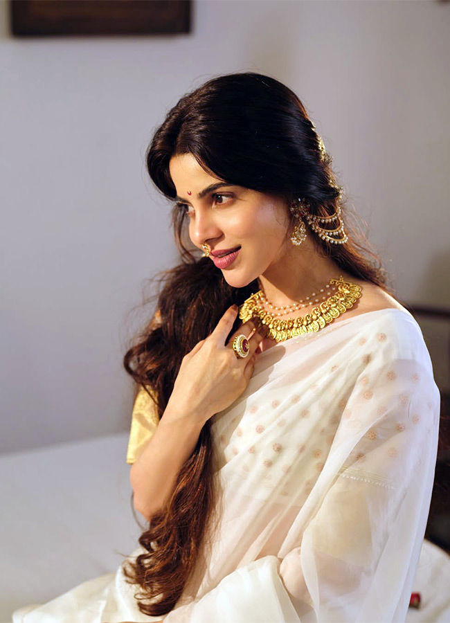 Divyabharathi_20_287_29.jpg 7