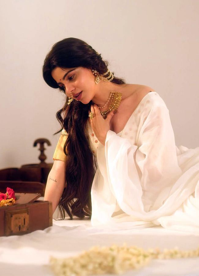 Divyabharathi_20_289_29.jpg 9