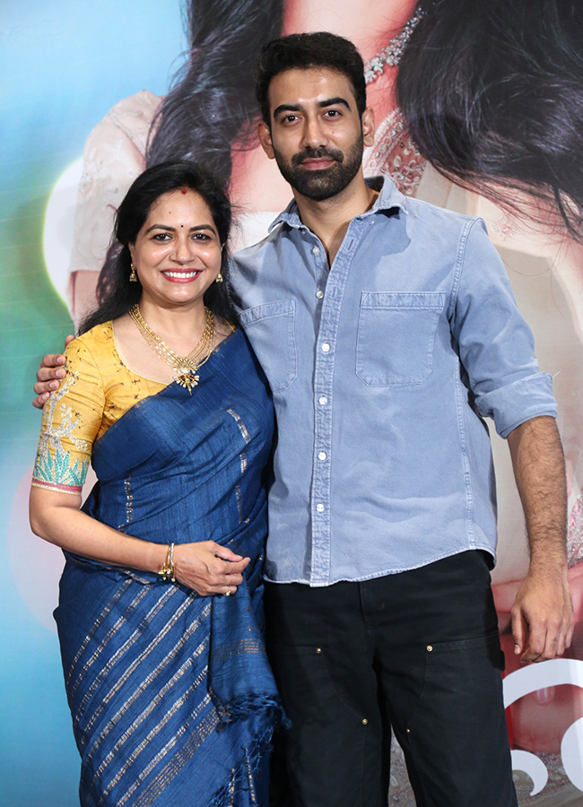 Kotha_20Malupu_20Movie_20Teaser_20Launch_20HD_20Photos__20_2813_29.jpg 13