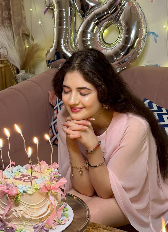 Harshaali_20Malhotra_20_2811_29.jpg 11