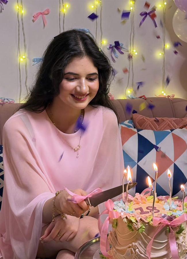 Harshaali_20Malhotra_20_286_29.jpg 6