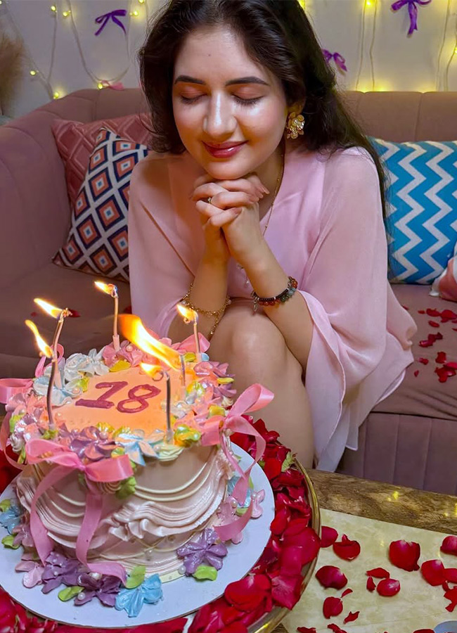 Harshaali_20Malhotra_20_289_29.jpg 9
