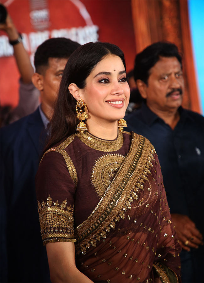 Peddi_20Movie_20_20Actress_20Janhvi_20Kapoor_20Viral_20Photos__20_2813_29.jpg 13