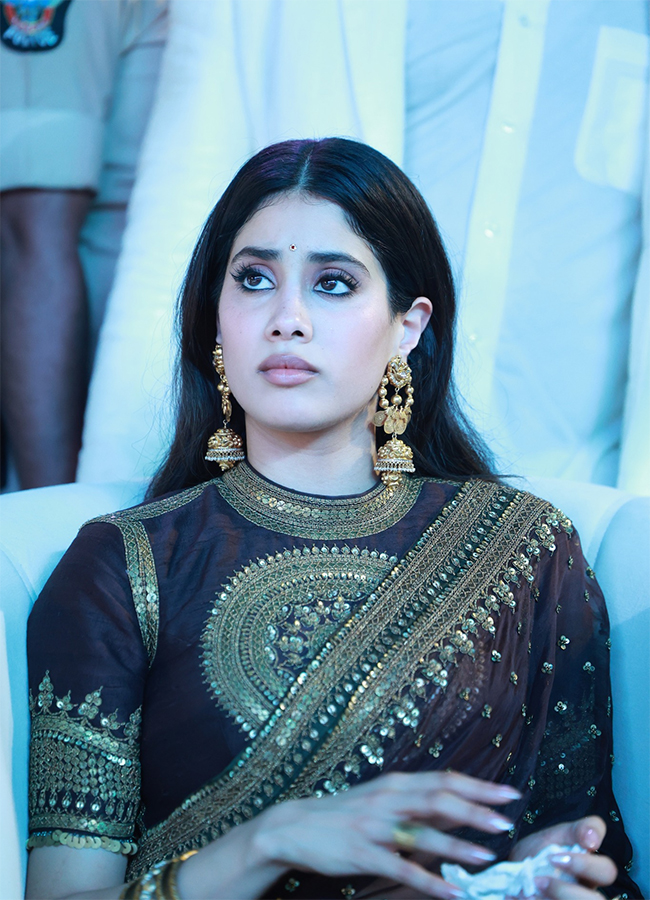 Peddi_20Movie_20_20Actress_20Janhvi_20Kapoor_20Viral_20Photos__20_2821_29.jpg 21