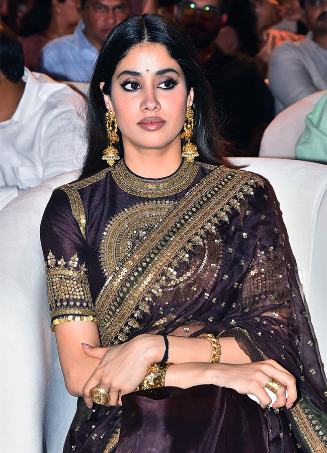 Peddi_20Movie_20_20Actress_20Janhvi_20Kapoor_20Viral_20Photos__20_282_29.jpg 2