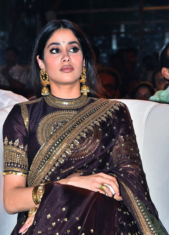 Peddi_20Movie_20_20Actress_20Janhvi_20Kapoor_20Viral_20Photos__20_284_29.jpg 4