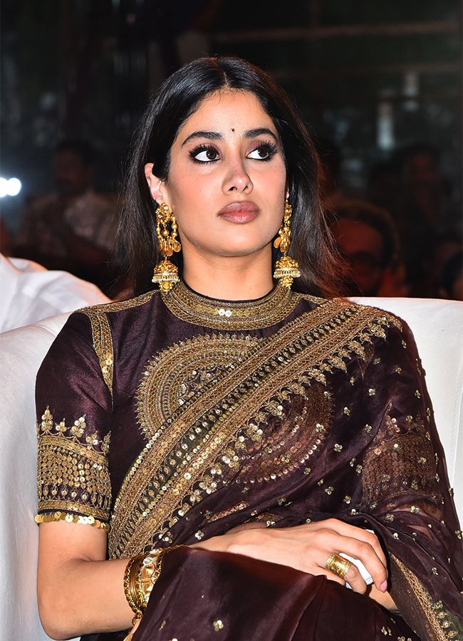 Peddi_20Movie_20_20Actress_20Janhvi_20Kapoor_20Viral_20Photos__20_285_29.jpg 5