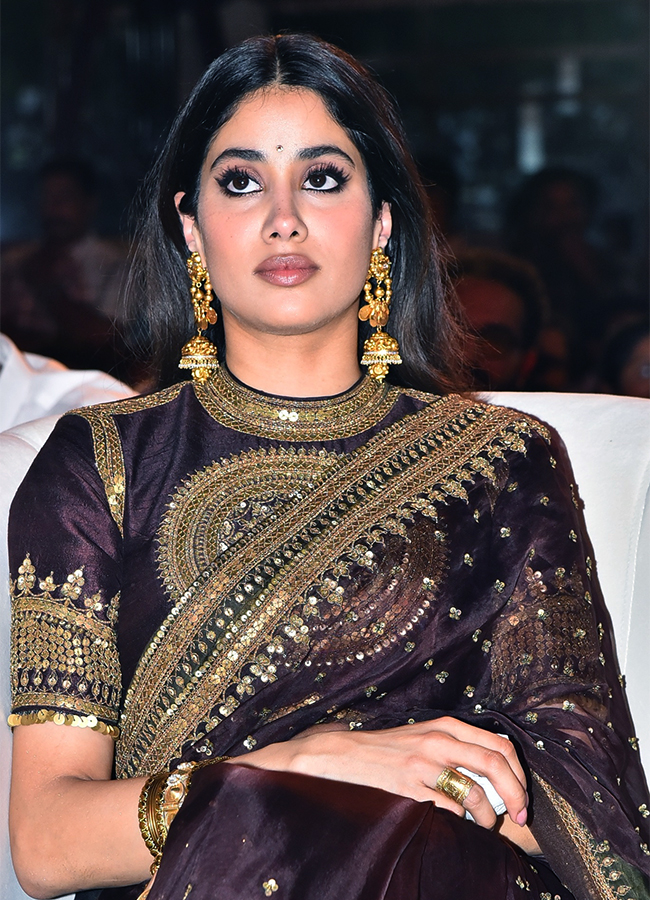 Peddi_20Movie_20_20Actress_20Janhvi_20Kapoor_20Viral_20Photos__20_286_29.jpg 6