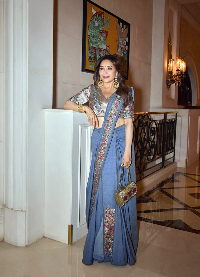 Madhuri_20Dixit_20_286_29_0.jpg 6
