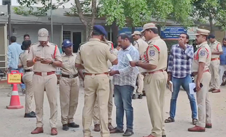 Hyderabad-Police-Conduct-Raids-on-Spa-Centers.jpg