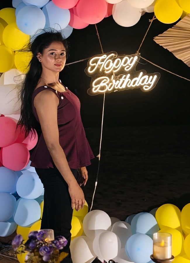 keerthi_20bhat_20_288_29.jpg 8