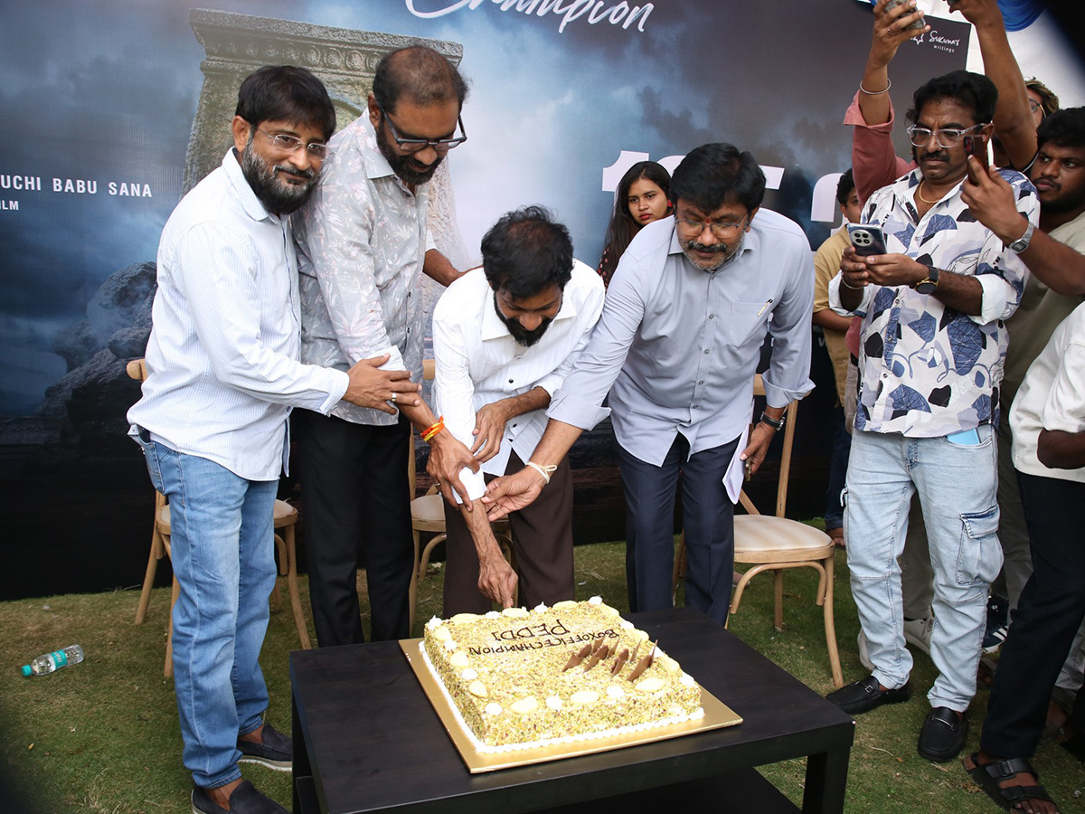Ram_20Charan_20Peddi_20Movie_20Team_20Success_20Celebrations_20_E2_80_8DHD_20Photos__20_2810_29.jpg 10